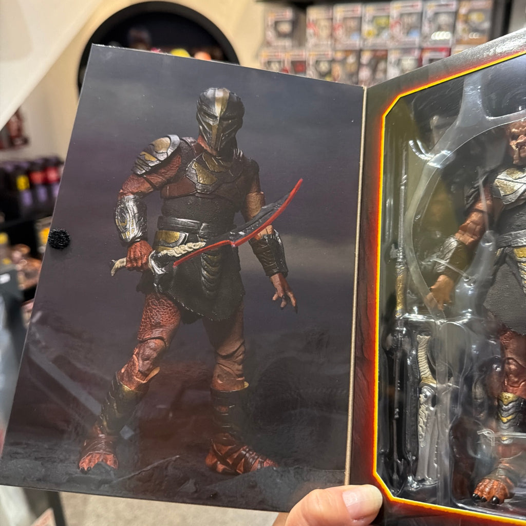 Neca Predator Badlands Ultimate Dek (Training Armor)
