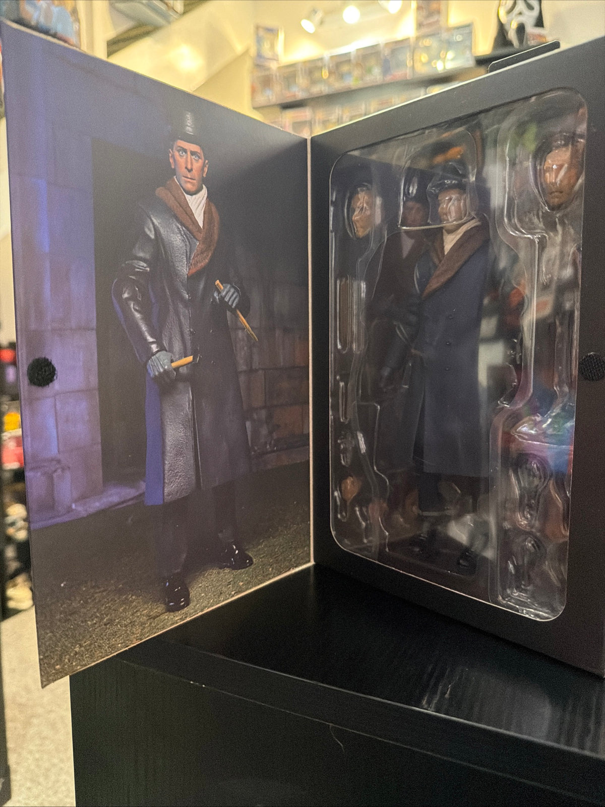 Neca Universal Monsters Horror Of Dracula Figure