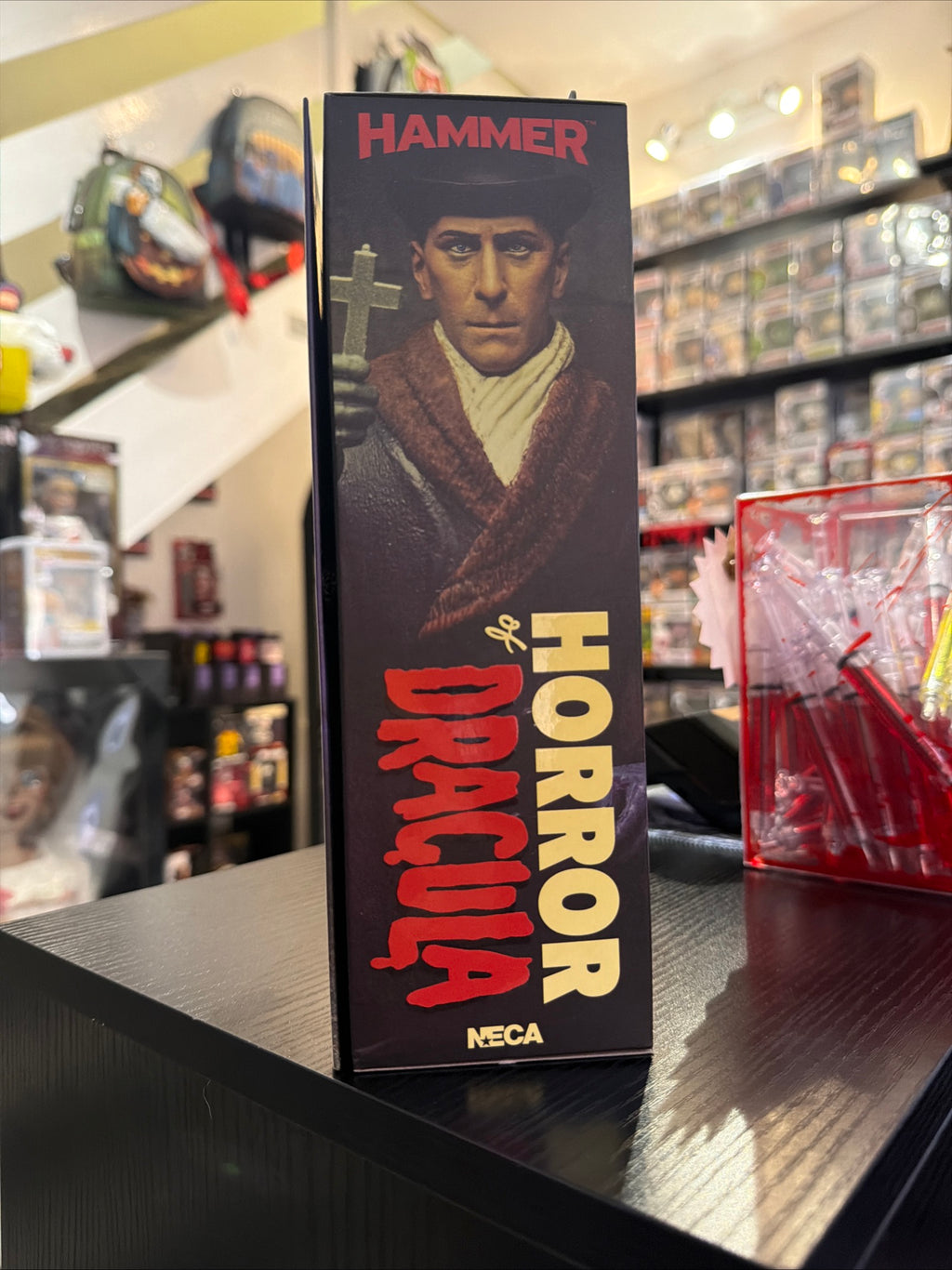 Neca Universal Monsters Horror Of Dracula Figure