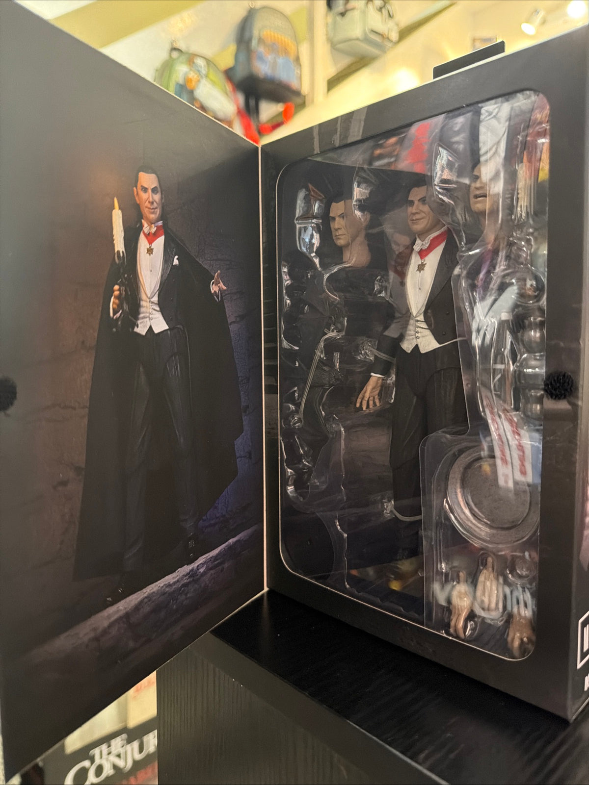 Neca Universal Monsters Dracula Figure
