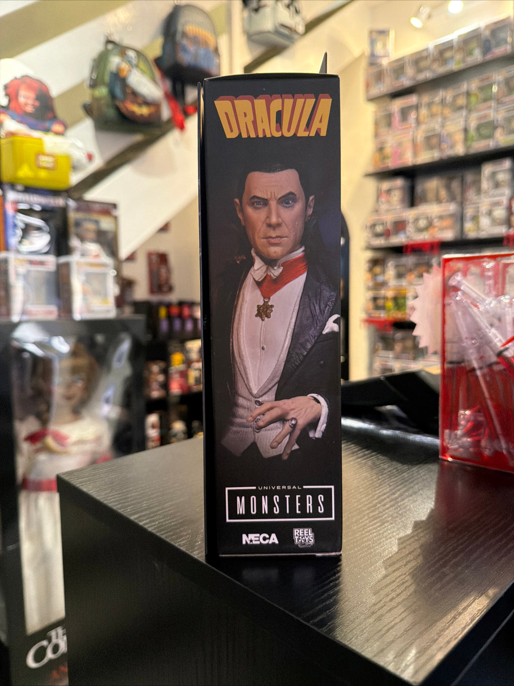 Neca Universal Monsters Dracula Figure