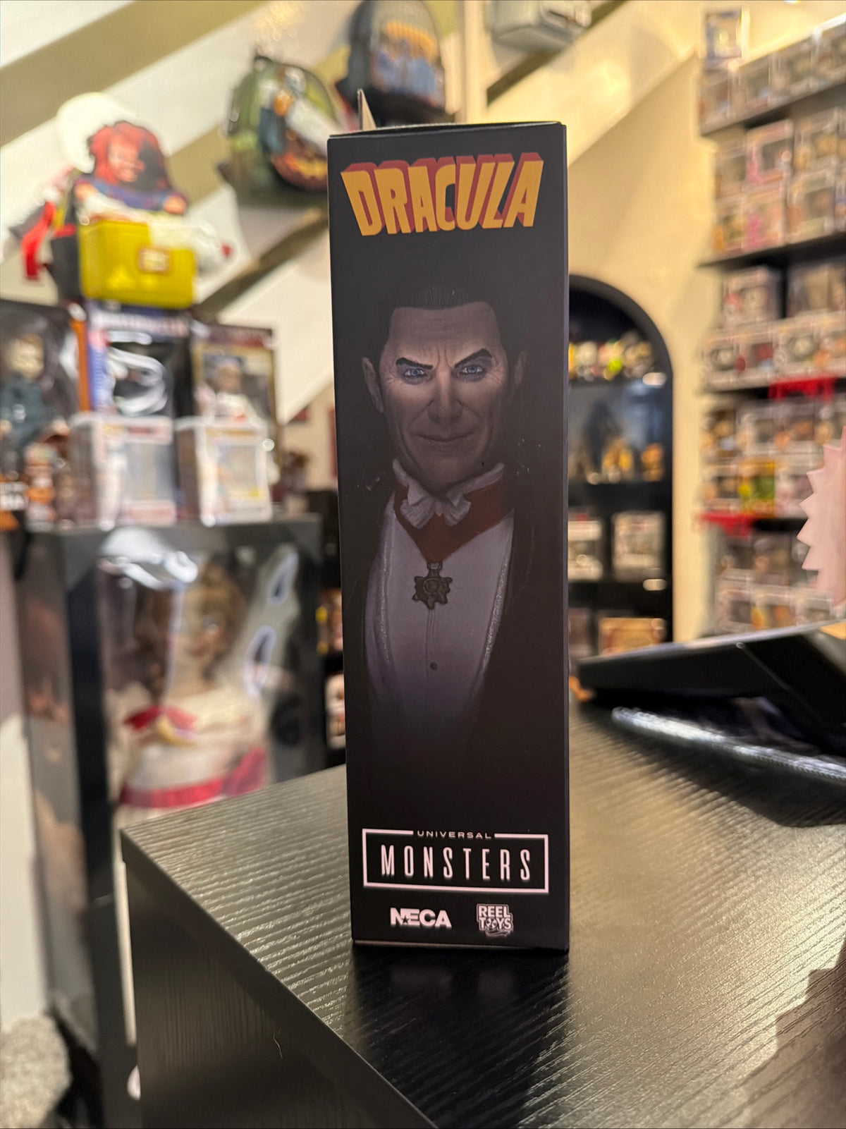 Neca Universal Monsters Dracula Figure