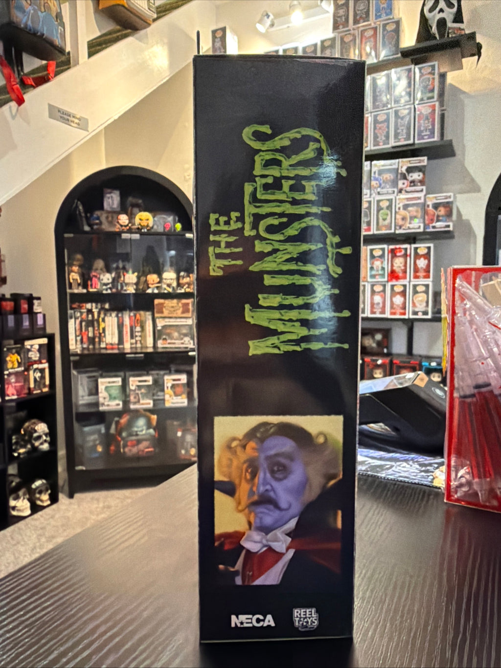 NECA The Munsters Ultimate The Count Figure