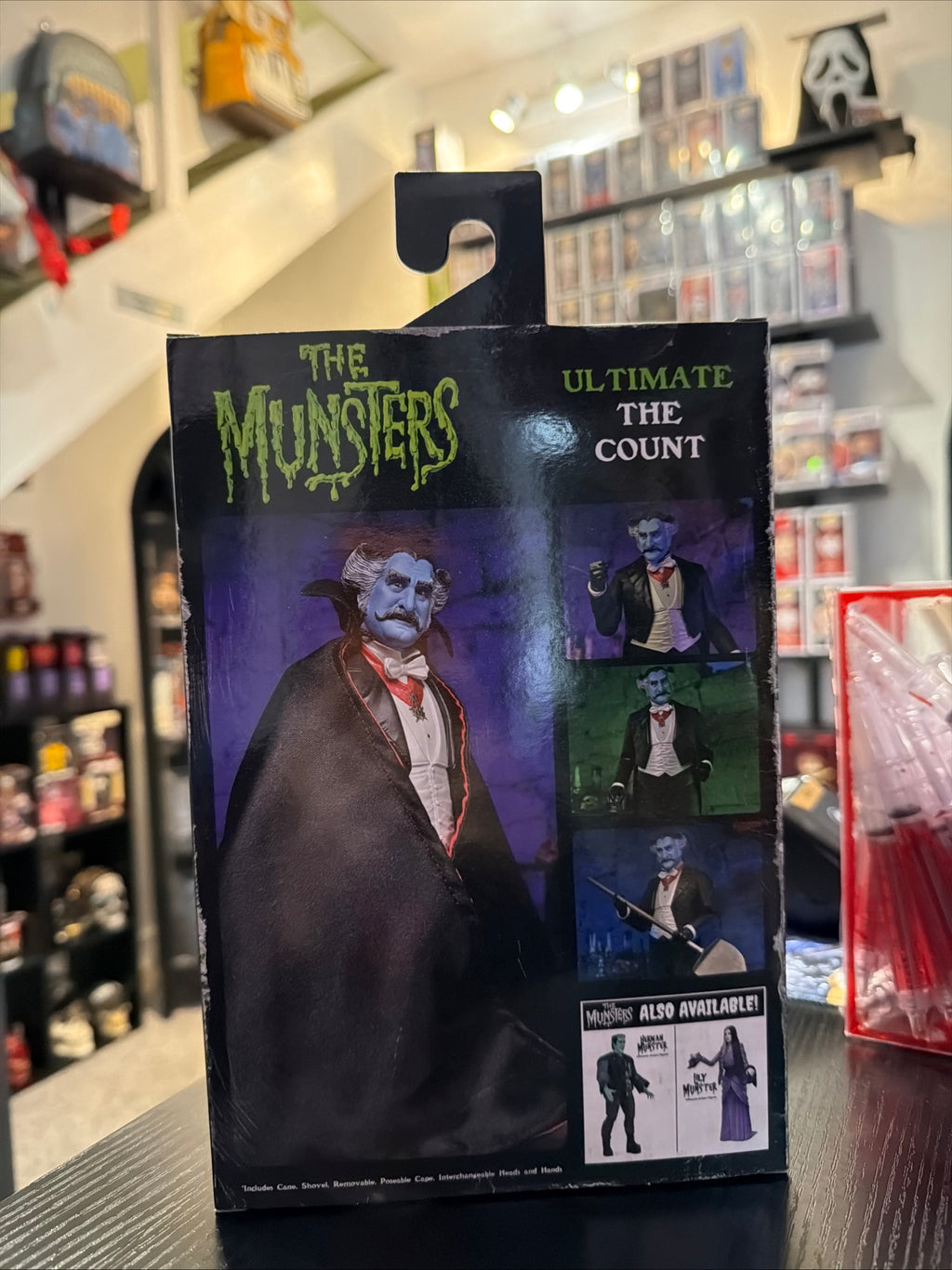 NECA The Munsters Ultimate The Count Figure