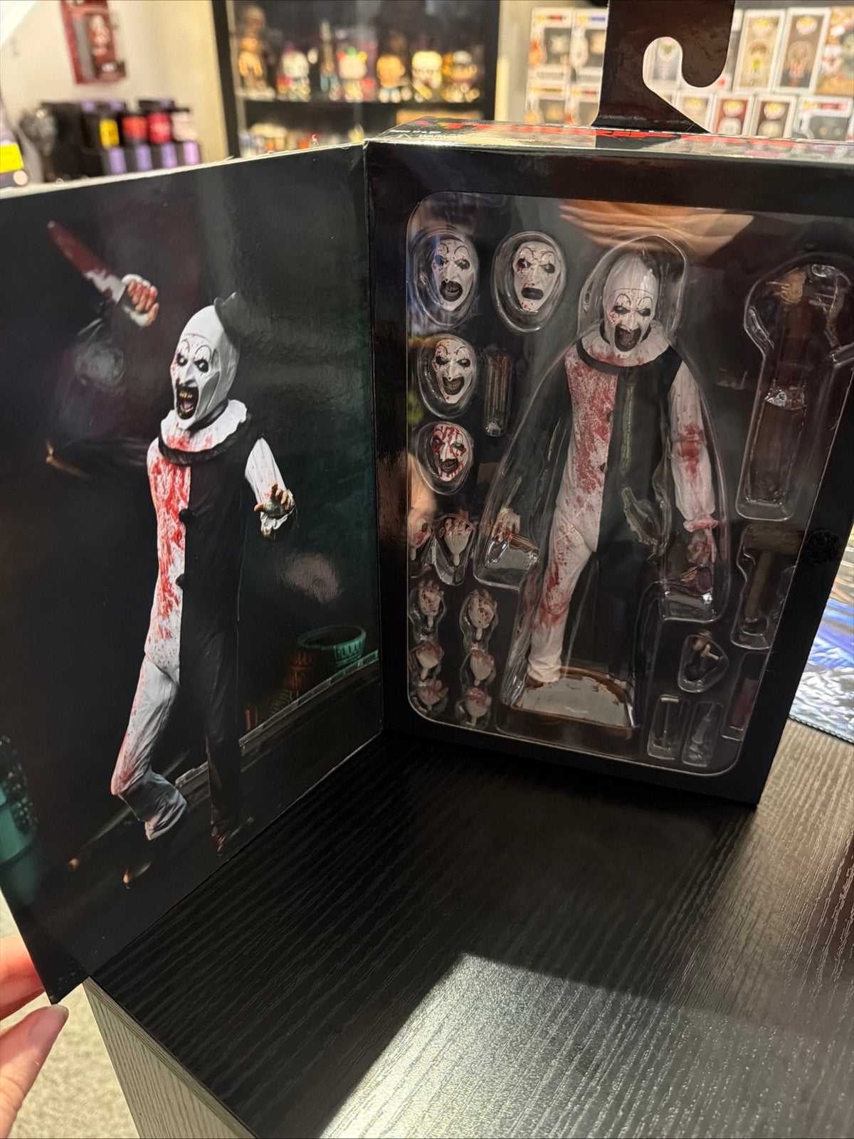 NECA Damien Leone’s Terrifier 2 Ultimate Art The Clown (Blood Splatter)