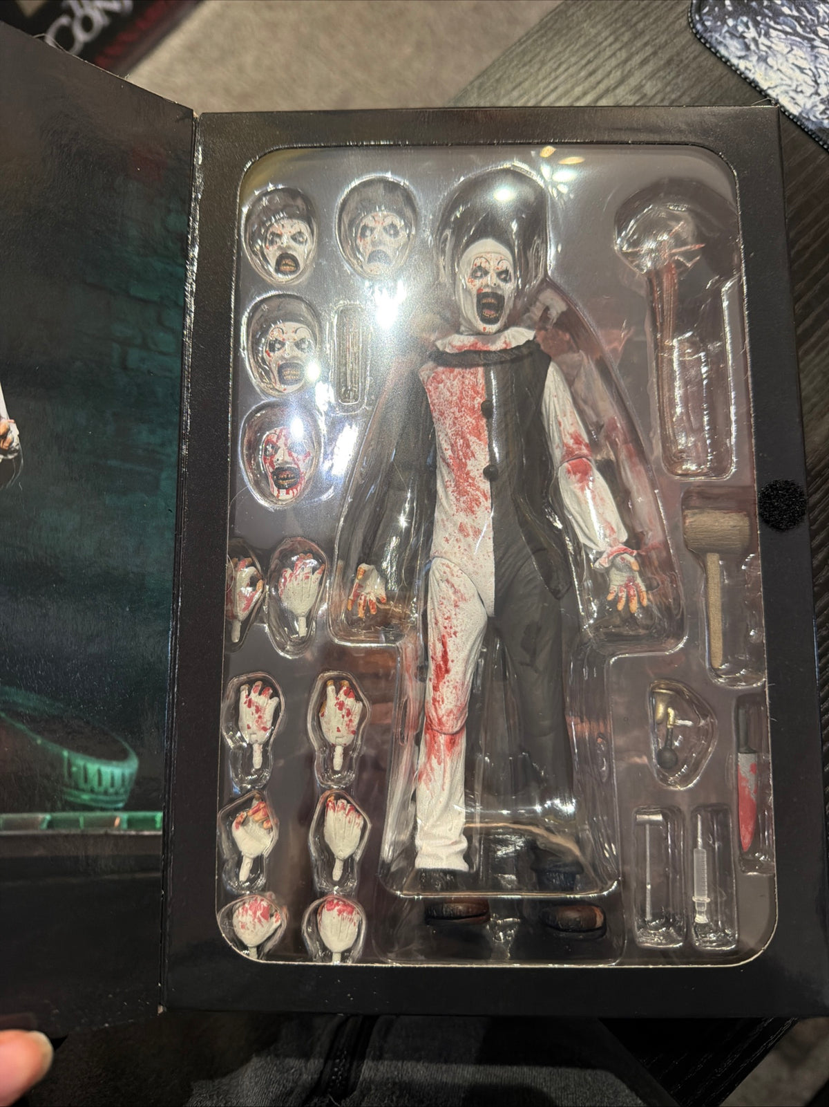 NECA Damien Leone’s Terrifier 2 Ultimate Art The Clown (Blood Splatter)