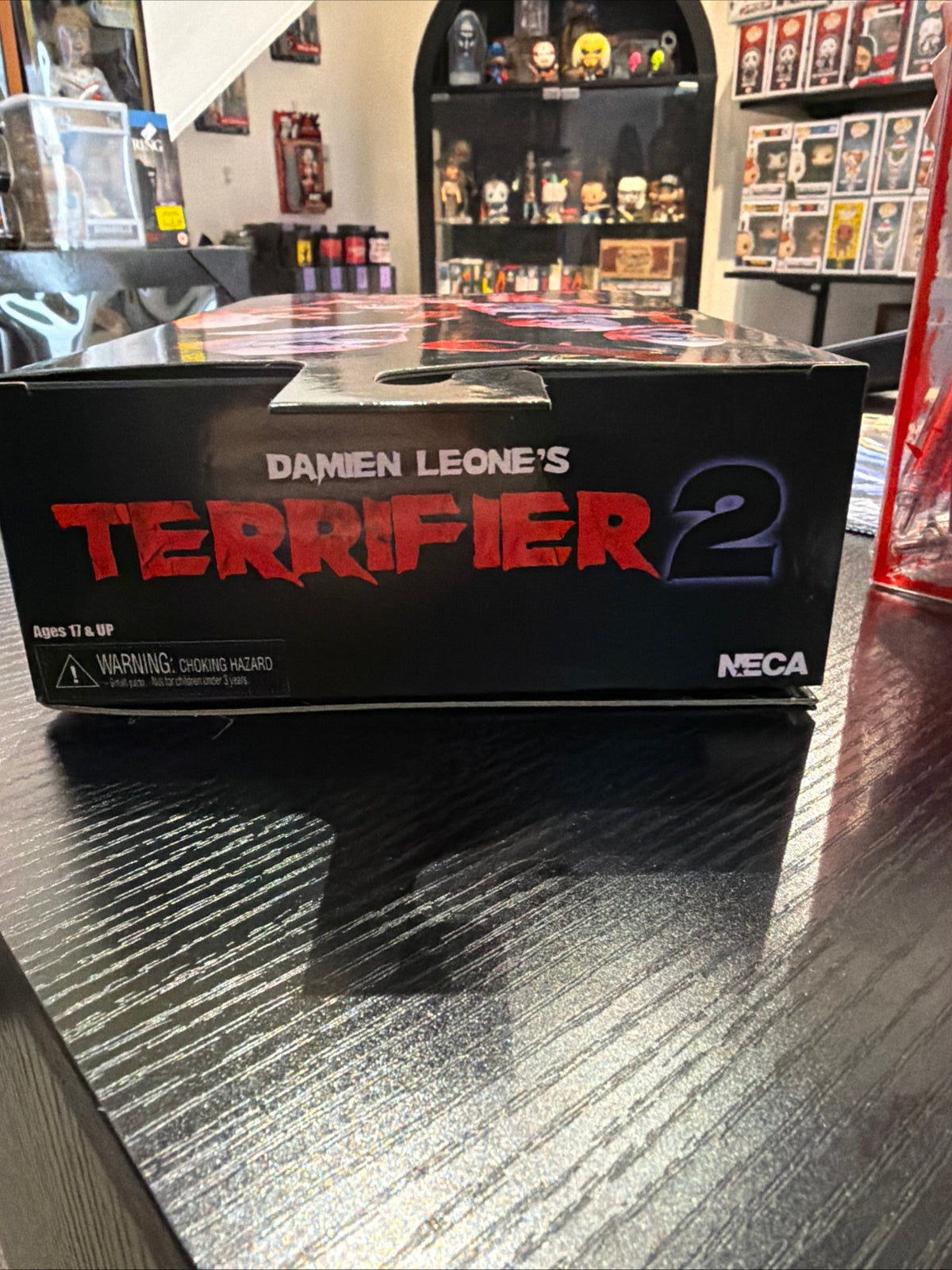 NECA Damien Leone’s Terrifier 2 Ultimate Art The Clown (Blood Splatter)