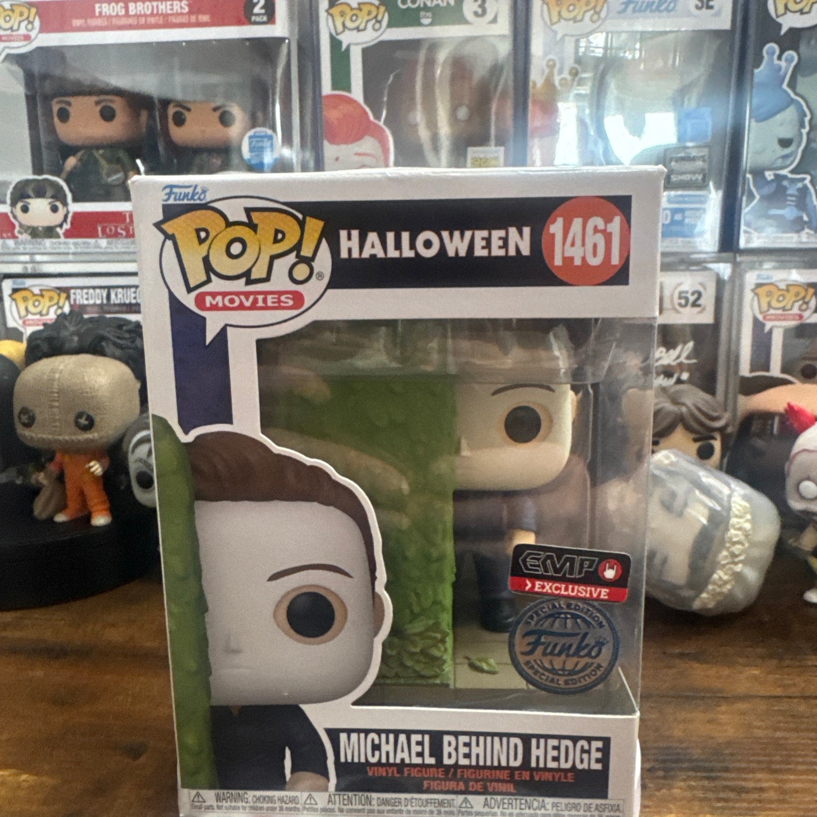 Michael Behind Hedge #1461 Michael Myers Halloween (PL)