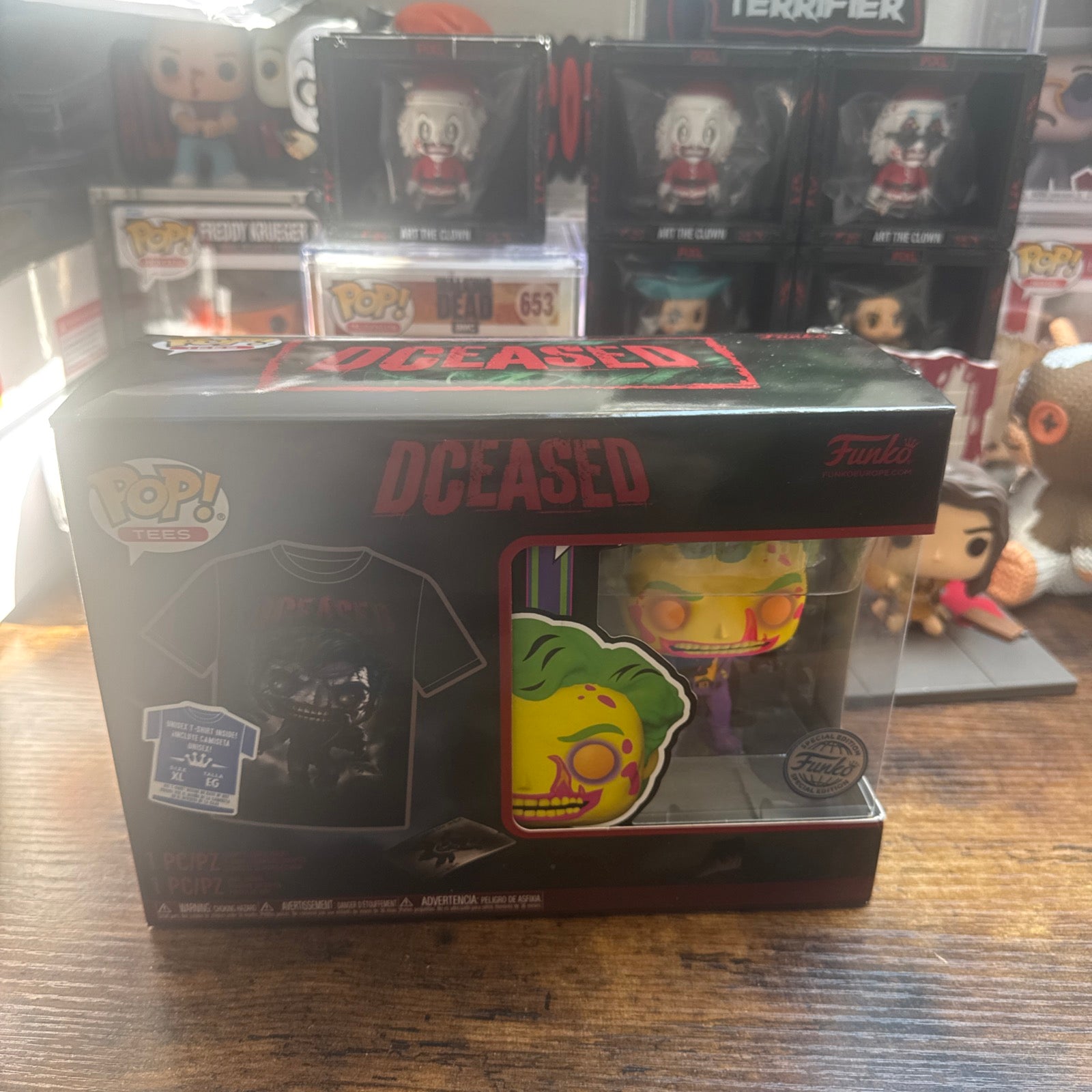Dceased Joker Pop & Tee Blacklight Size XL