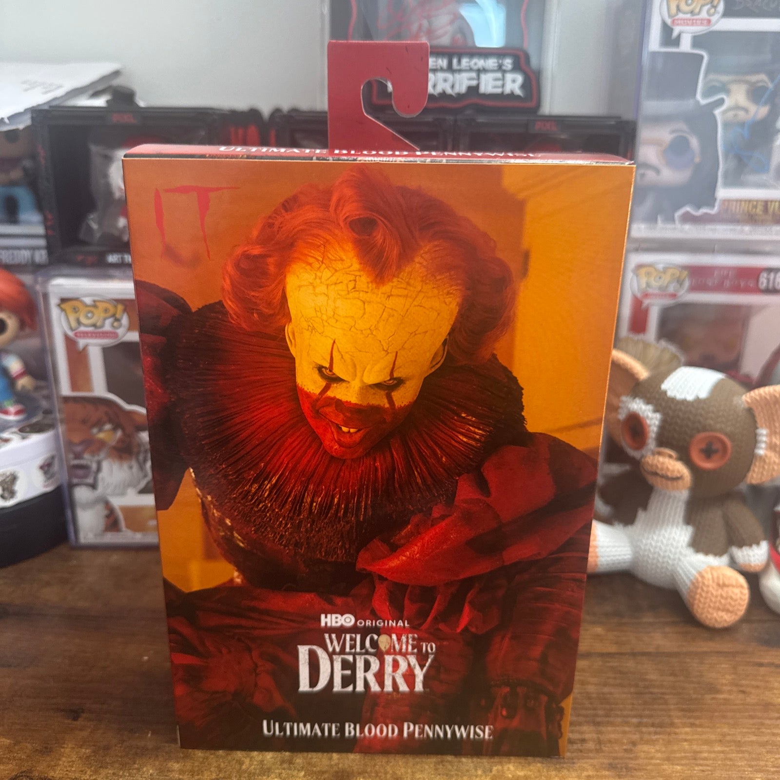 Ultimate Blood Pennywise 7” Figure Welcome To Derry