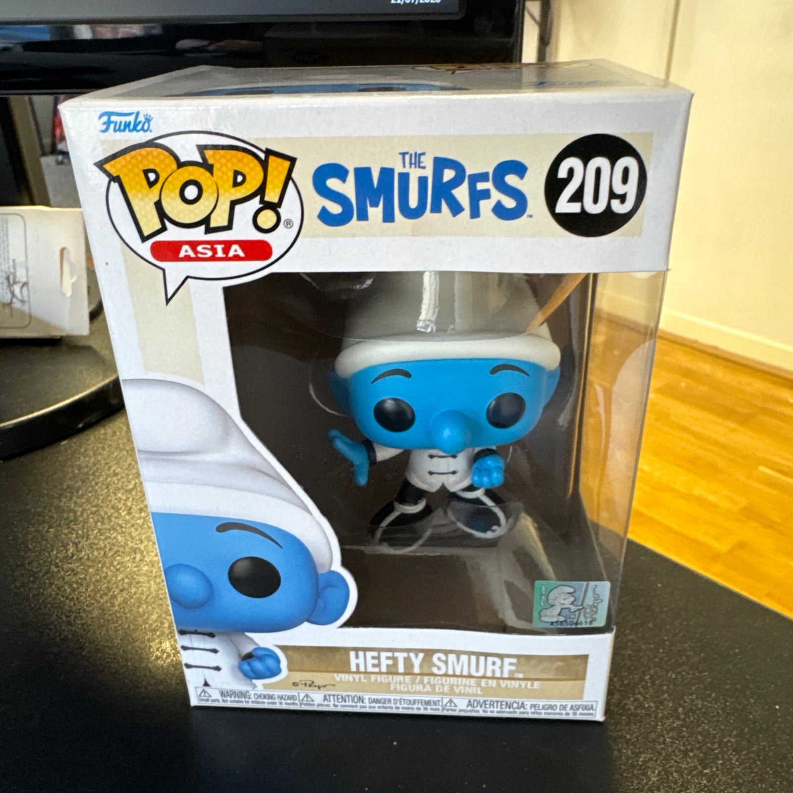 Vaulted Hefty Smurf #209 The Smurfs Pop Asia