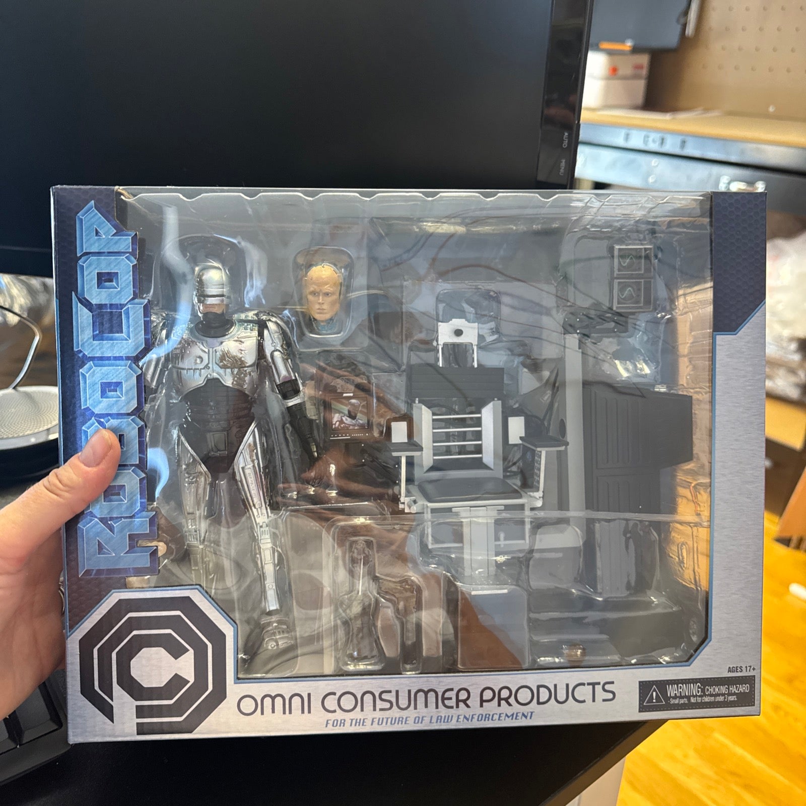 Robocop Battle Damaged Chair 7” Figure
