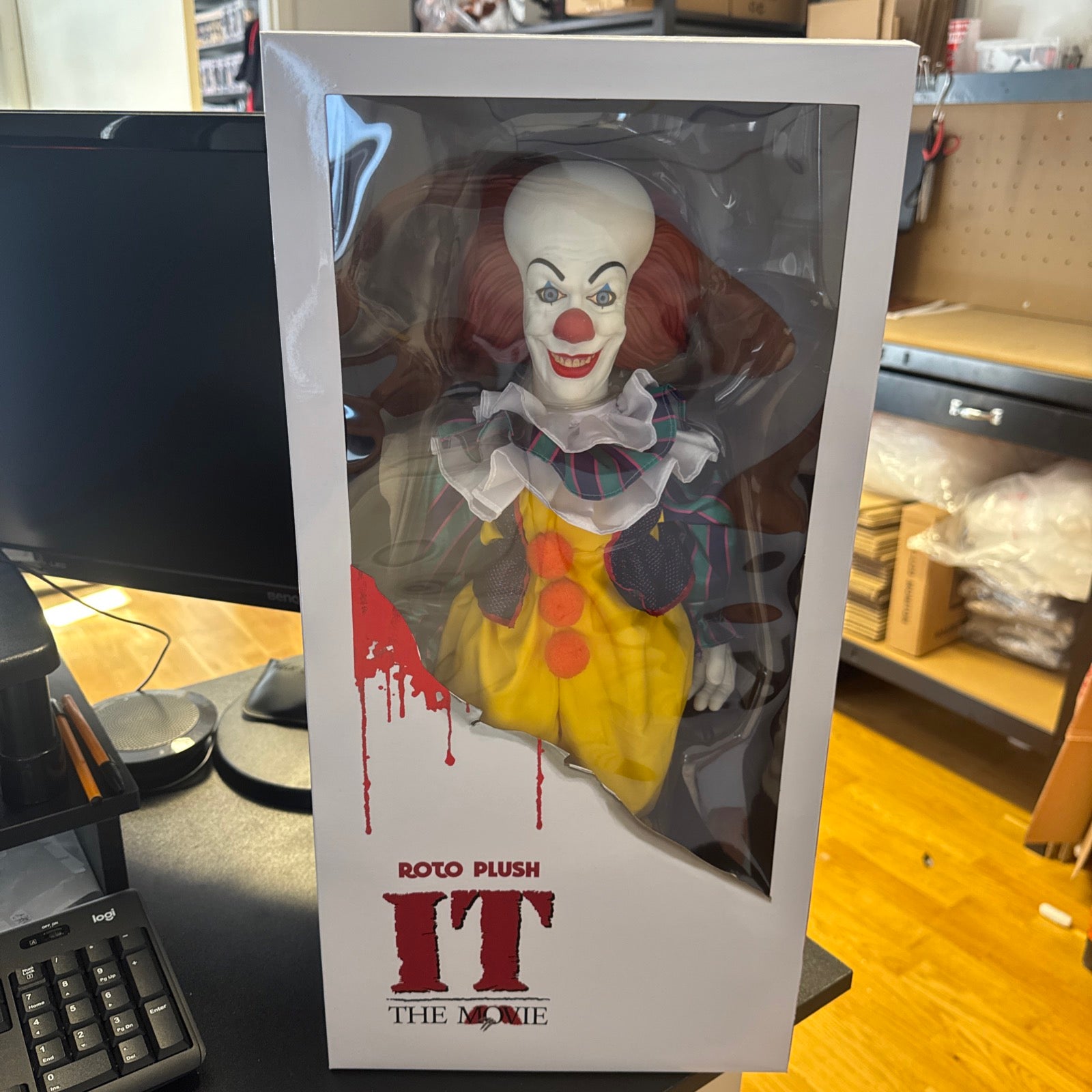 Mezco Pennywise Roto Plush 18” IT The Movie