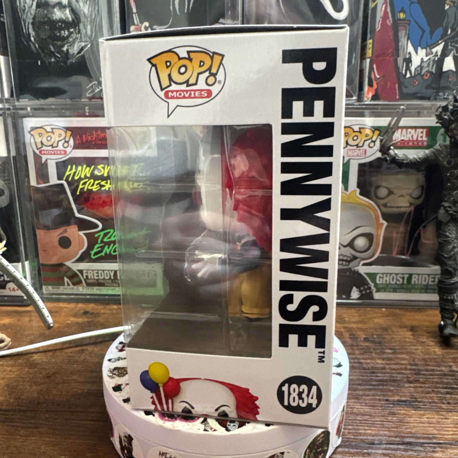 New! Pennywise #1834 IT The Movie + Blood Splatter Protector