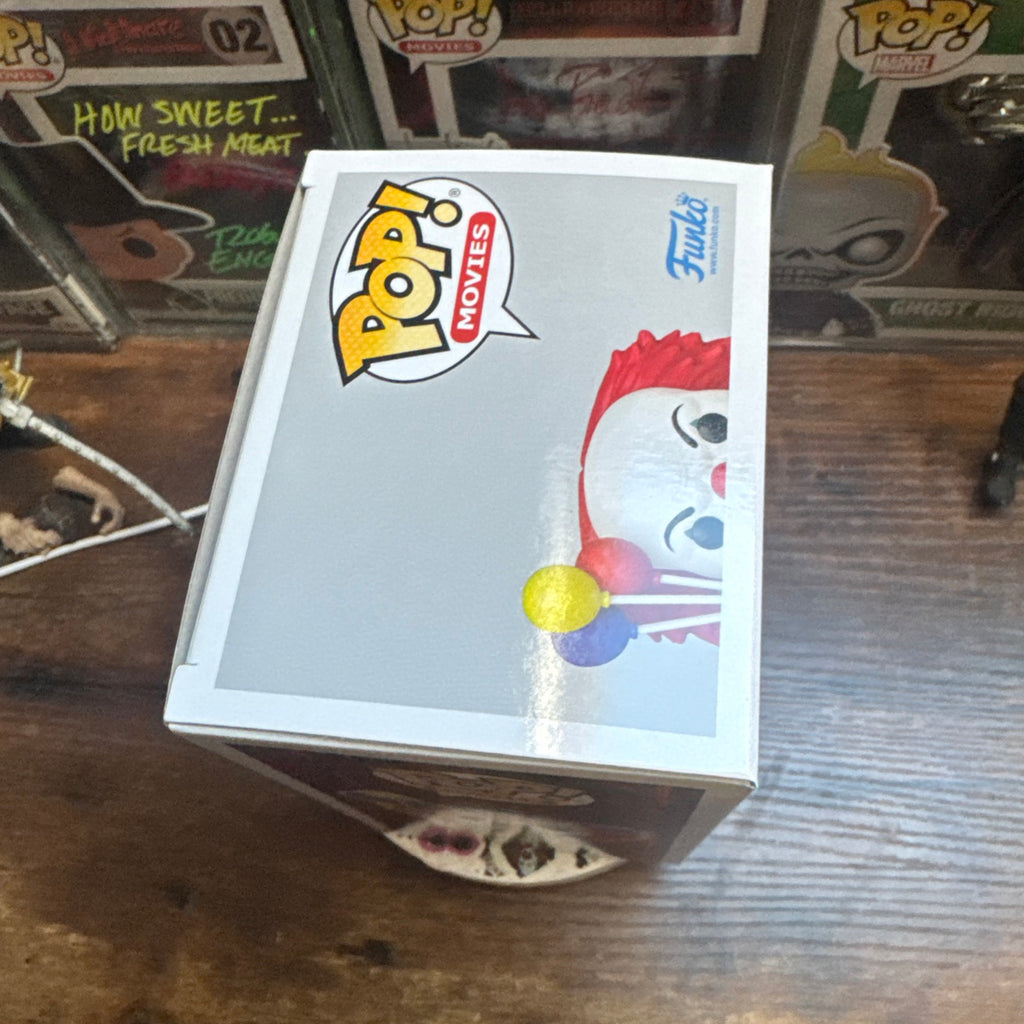New! Pennywise #1834 IT The Movie + Blood Splatter Protector