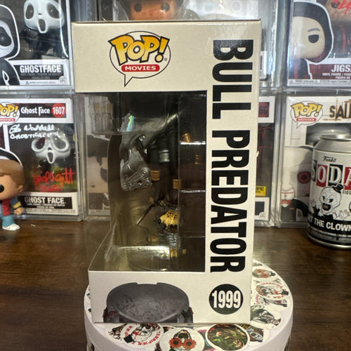 Bull Predator #1999 Alien vs Predator AVP Requiem